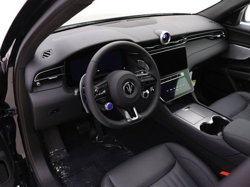 New 2024 Maserati Grecale GT image 6