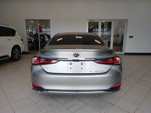 Used 2021 Lexus ES 250 w/ Premium Package AWD/4WD image 4