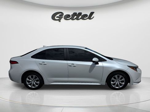 Used 2025 Toyota Corolla LE w/ Convenience Package FWD image 4
