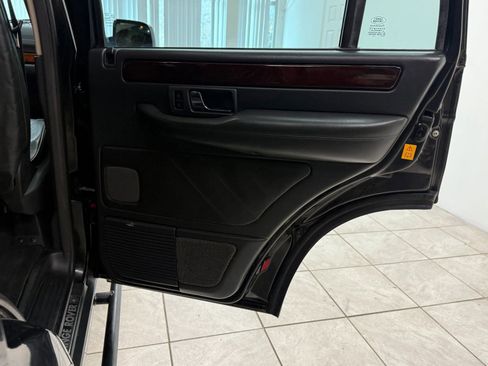 Used 2001 Land Rover Range Rover HSE image 18