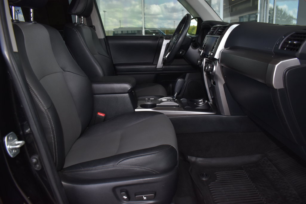 Used 2021 Toyota 4Runner SR5 Premium w/ Moonroof Package AWD/4WD image 4