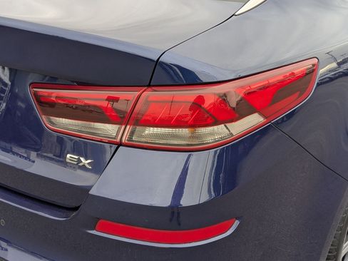 Used 2019 Kia Optima EX image 11