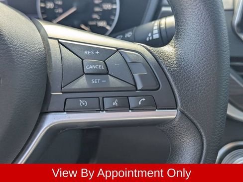 Used 2025 Nissan Altima 2.5 SV FWD image 18