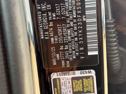 Used 2025 Kia Sportage LX FWD image 28