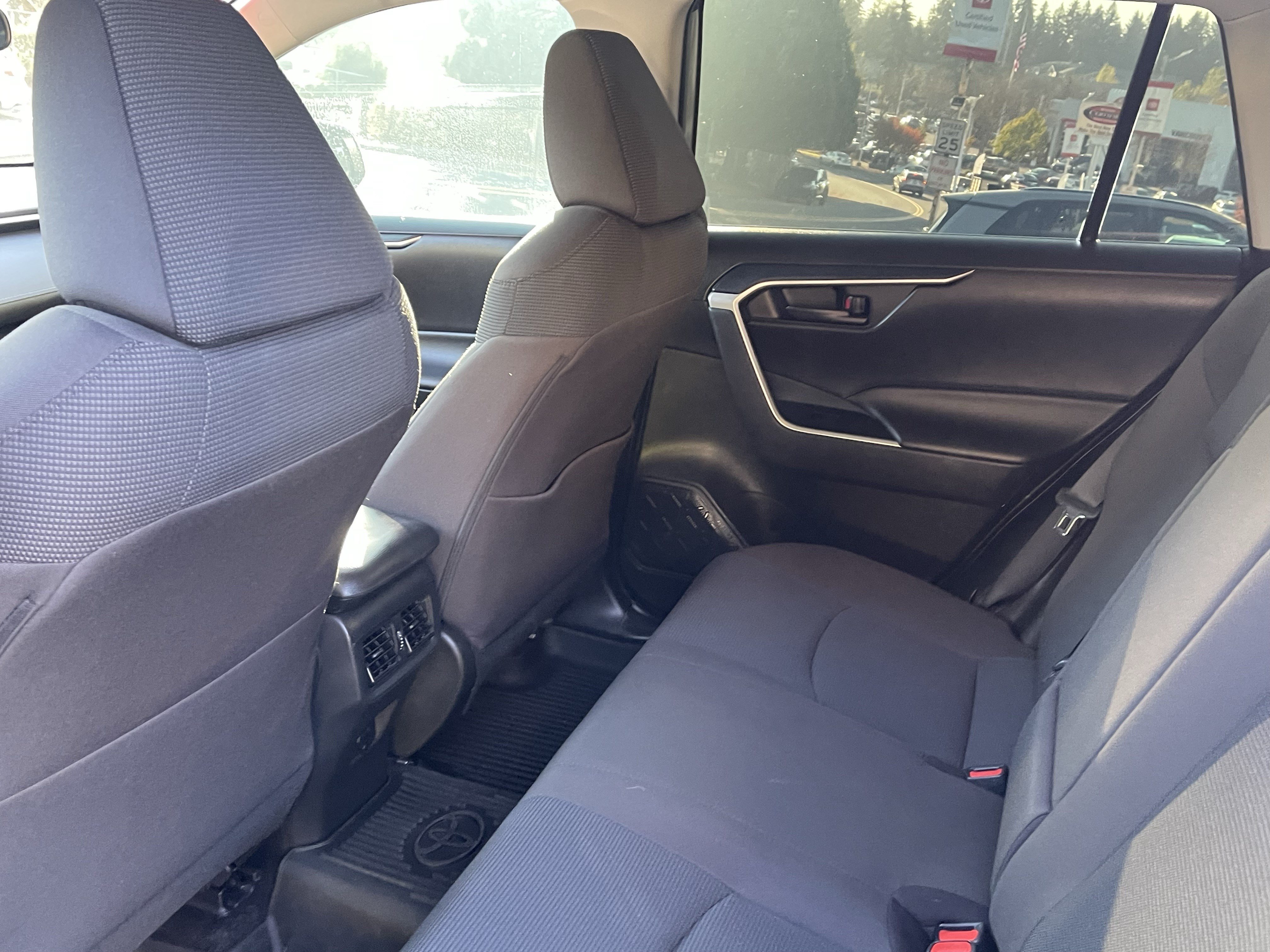 Certified 2021 Toyota RAV4 LE AWD/4WD image 14