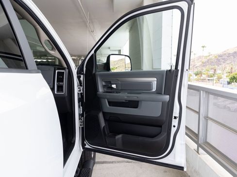 Used 2018 RAM 2500 Big Horn AWD/4WD image 30