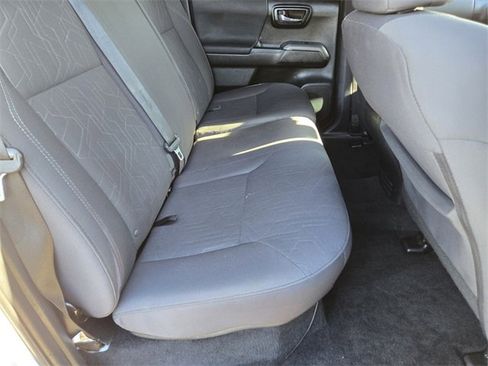 Certified 2018 Toyota Tacoma 4x4 Double Cab image 14