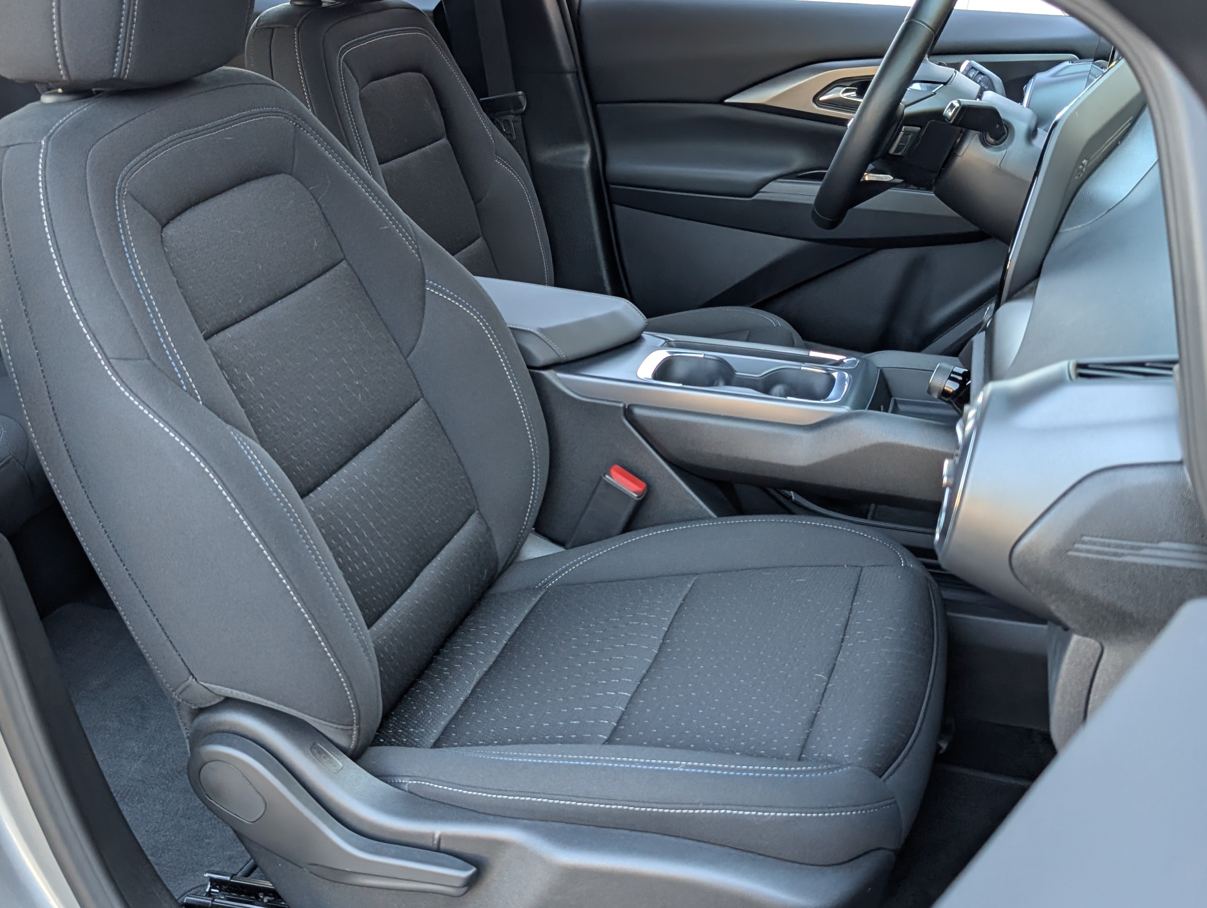 Used 2025 Chevrolet Equinox EV LT w/ Comfort Package FWD image 20