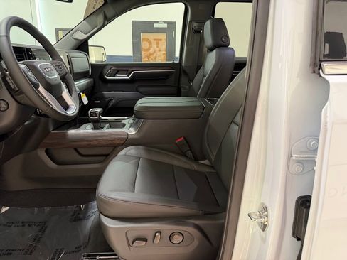 New 2026 GMC Sierra 1500 SLT w/ SLT Premium Plus Package image 28