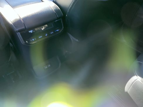 Used 2022 Toyota Highlander XLE image 79