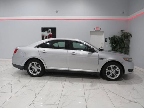 Used 2015 Ford Taurus SEL w/ Equipment Group 201A FWD image 3