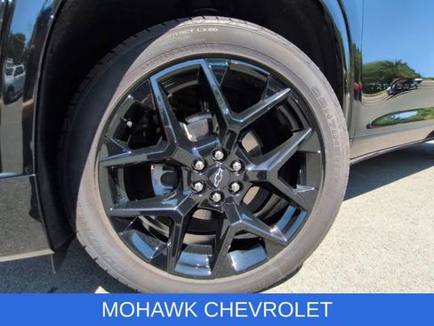 Used 2024 Chevrolet Traverse RS AWD/4WD image 35