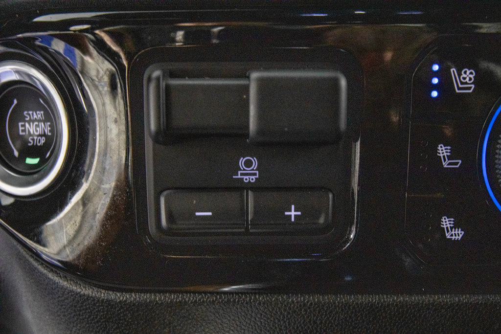 Used 2024 Chevrolet Silverado 1500 High Country w/ Technology Package AWD/4WD image 28