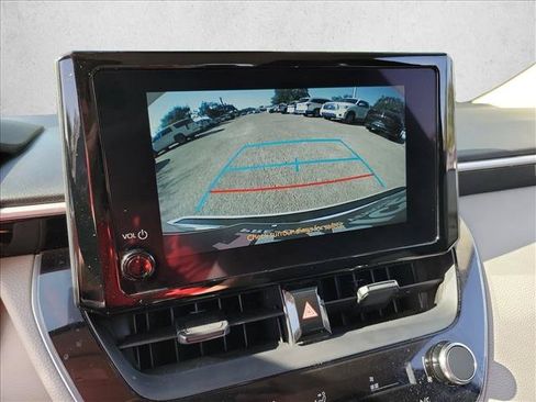 Used 2025 Toyota Corolla LE FWD image 19