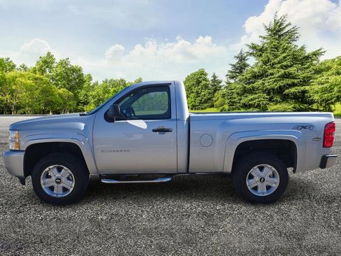 Used 2010 Chevrolet Silverado 1500 W/T w/ LS Package image 4