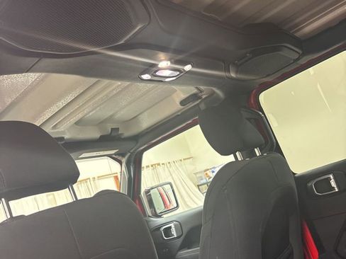 Used 2021 Jeep Wrangler Unlimited Sahara w/ LED Lighting Group image 21