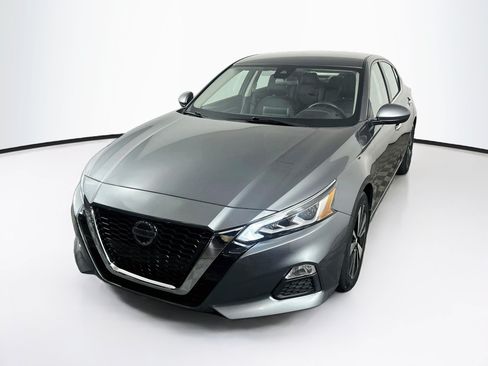 Used 2021 Nissan Altima 2.5 SV FWD image 3