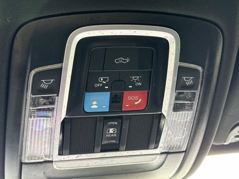 Used 2025 RAM 1500 Limited AWD/4WD image 34