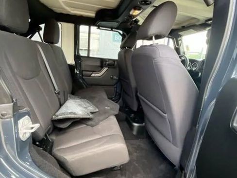 Used 2017 Jeep Wrangler Unlimited Sport w/ Connectivity Group AWD/4WD image 7
