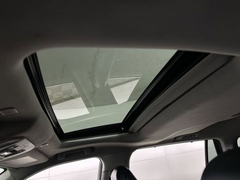 Used 2023 Toyota Highlander XLE image 19