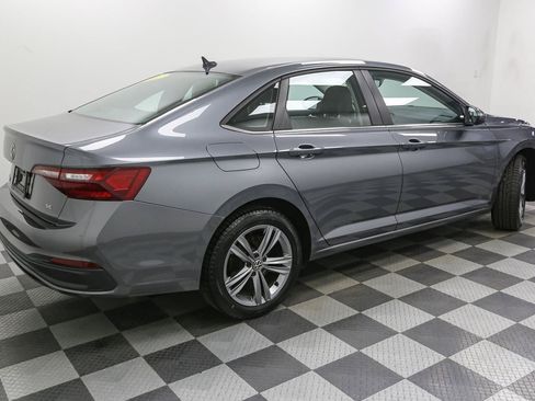 Certified 2022 Volkswagen Jetta SE FWD image 10