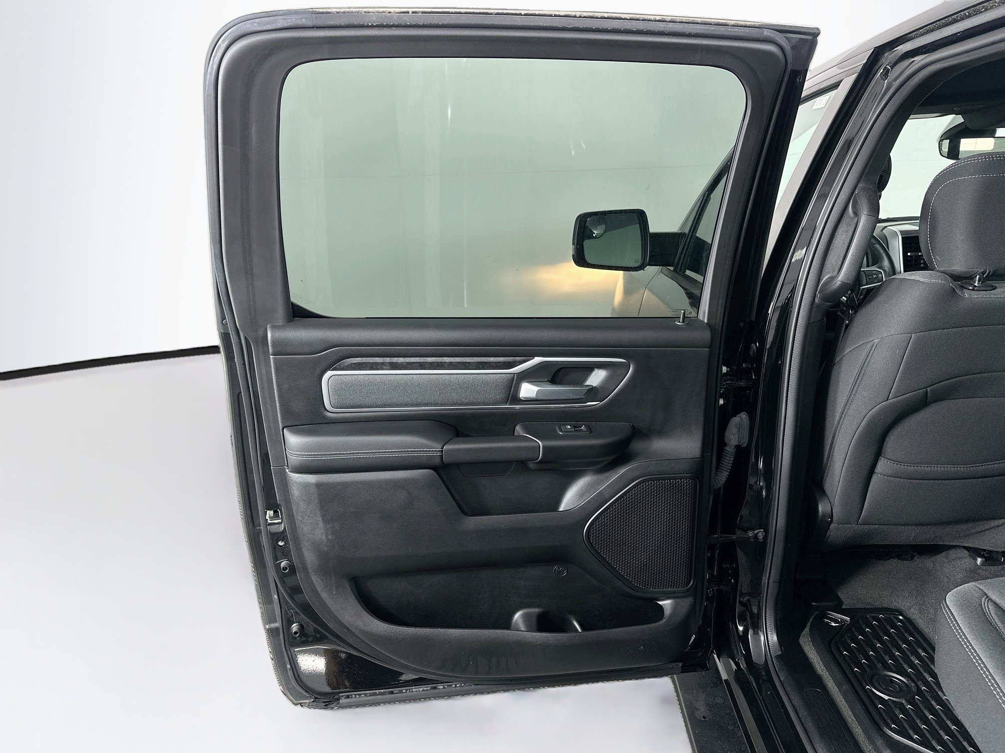 Used 2023 RAM 1500 Big Horn AWD/4WD image 25