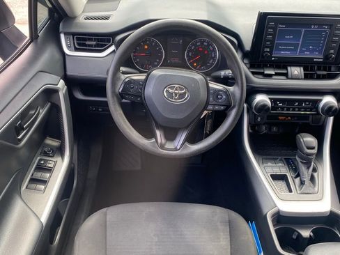 Used 2021 Toyota RAV4 LE FWD image 10