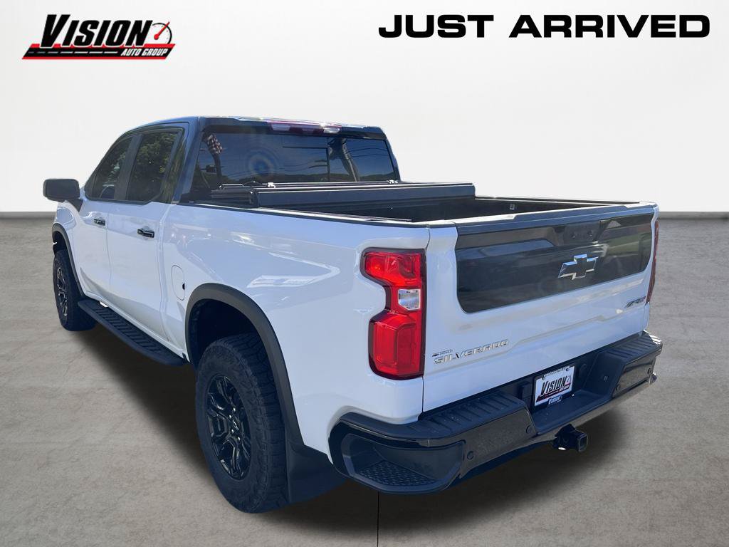 Used 2024 Chevrolet Silverado 1500 ZR2 w/ Technology Package AWD/4WD image 3