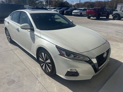 Used 2020 Nissan Altima 2.5 SV