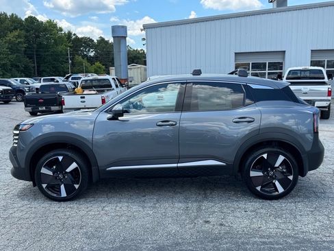 New 2025 Nissan Kicks SR w/ SR Premium Package image 6