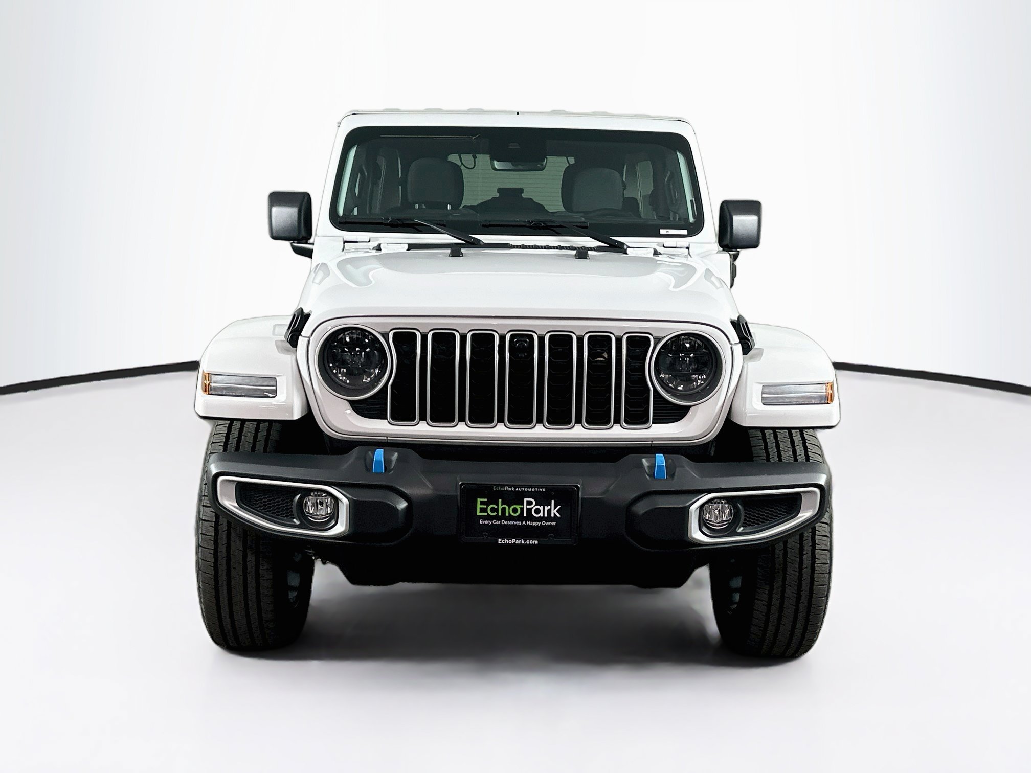 Used 2024 Jeep Wrangler Unlimited Sahara w/ Technology Group AWD/4WD image 2