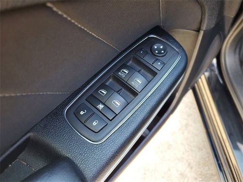 Used 2023 Dodge Charger SXT image 17