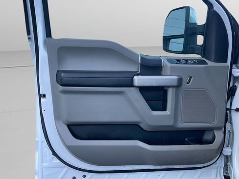 Used 2017 Ford F350 XLT w/ XLT Value Package image 35