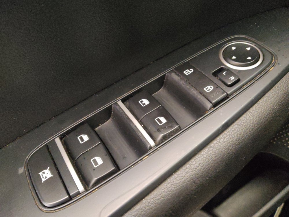 Used 2020 Kia Forte LXS FWD image 27