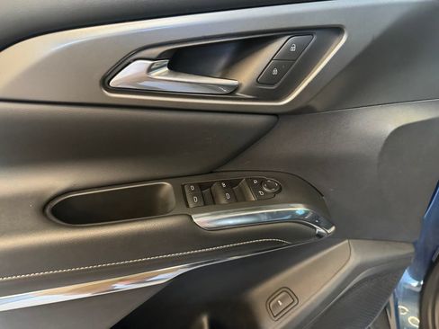 Used 2025 Chevrolet Traverse LT AWD/4WD image 19