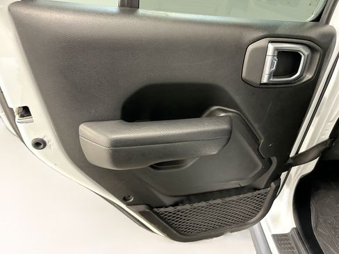 Used 2023 Jeep Wrangler Unlimited w/ Cold Weather Group image 27