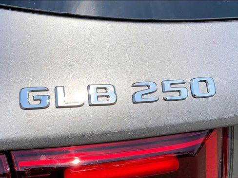 New 2026 Mercedes-Benz GLB 250 4MATIC image 19