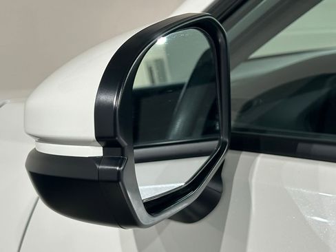 Used 2024 Honda HR-V LX image 17