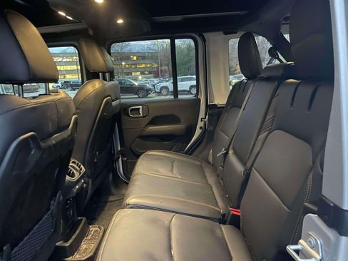 Used 2024 Jeep Wrangler Unlimited Sahara w/ Technology Group image 11