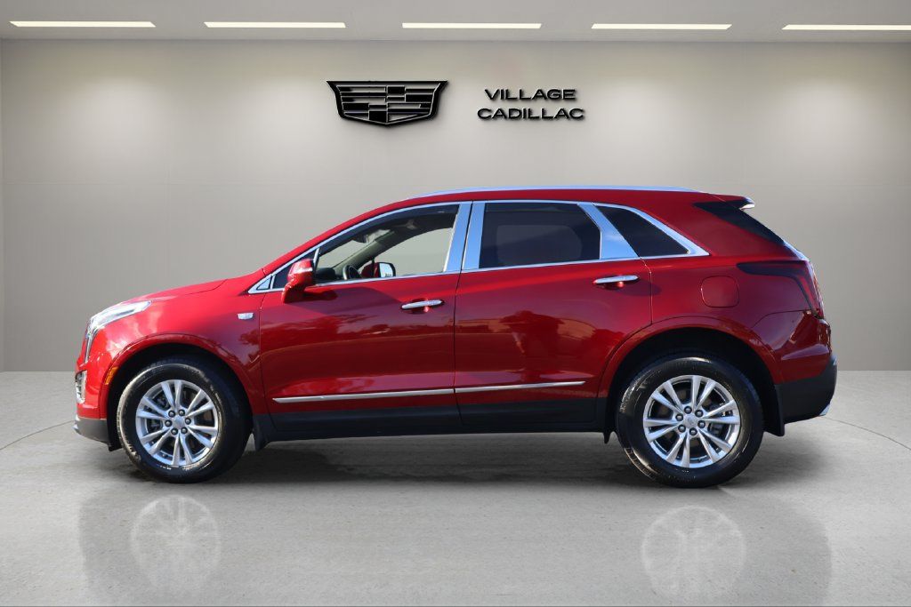 Used 2023 Cadillac XT5 Luxury FWD image 2