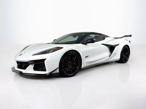 Used 2025 Chevrolet Corvette Z06 w/ Z07 Performance Package RWD image 72