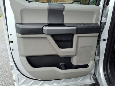Used 2016 Ford F150 XLT AWD/4WD image 22