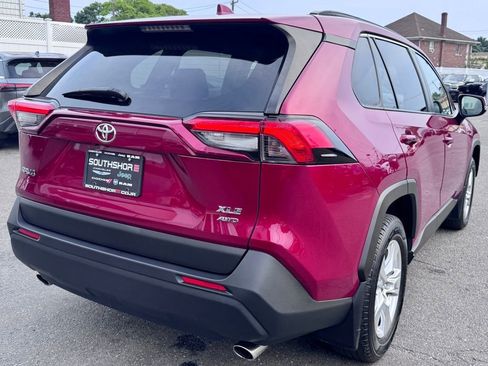 Used 2019 Toyota RAV4 XLE AWD/4WD image 7