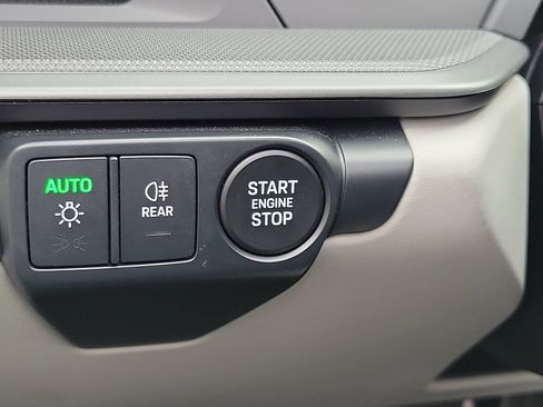 Certified 2025 Porsche 911 Carrera image 20