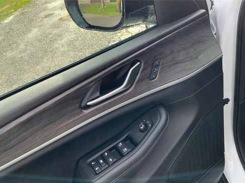 Used 2023 Jeep Grand Cherokee Limited image 21