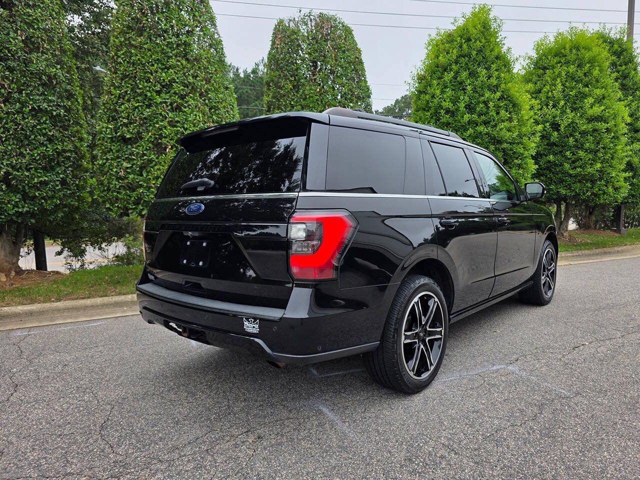 Used 2019 Ford Expedition Limited w/ Equipment Group 303A AWD/4WD image 5