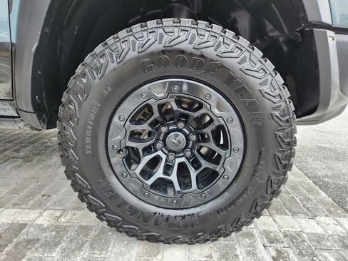 Used 2021 RAM 1500 TRX w/ TRX Lanuch Edition image 7