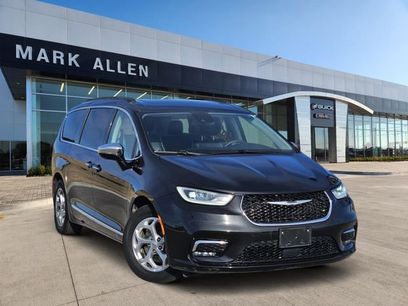 Used 2023 Chrysler Pacifica Limited