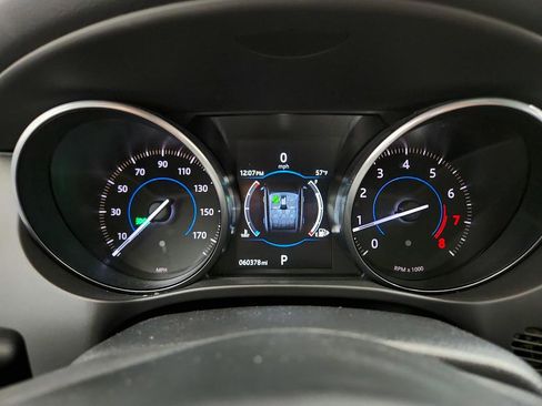 Used 2017 Jaguar F-PACE Premium image 17