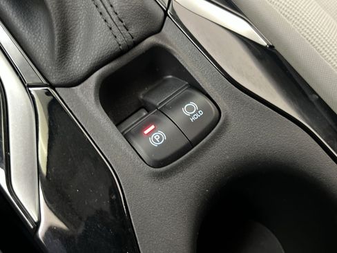 Used 2020 Toyota Corolla LE FWD image 33